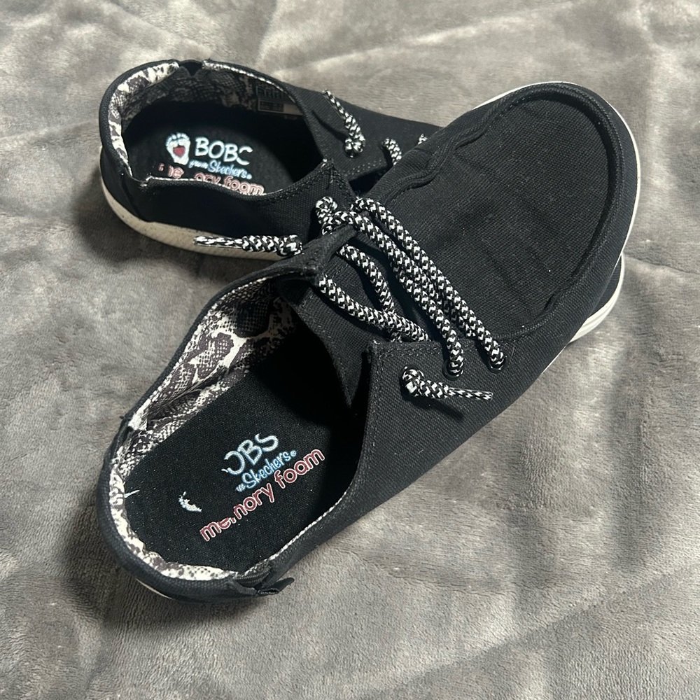 EUC Bobs slip ons size 9